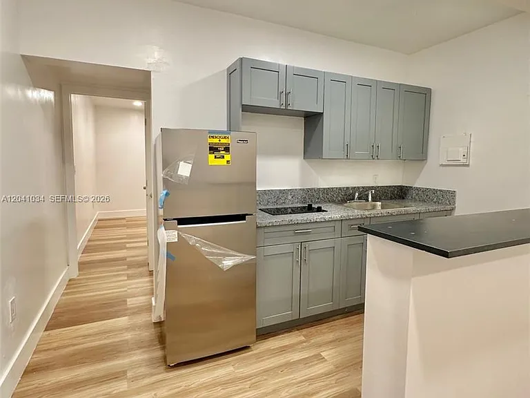 5545 N Miami Ave #8 — Photo 7