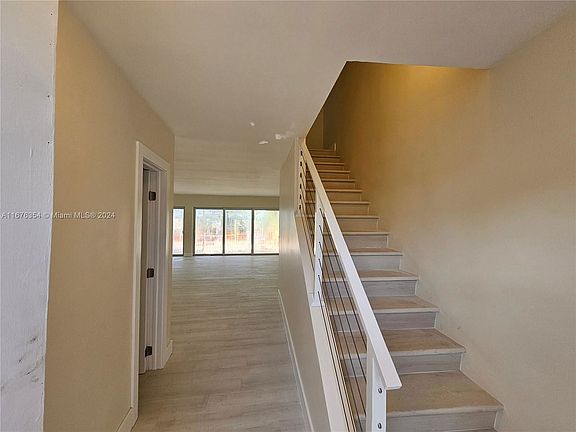 3rd image of 834 Raymond St #834