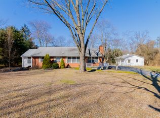 887 Shavertown Rd, Garnet Valley, PA 19060