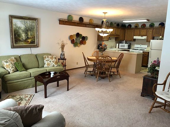 5th image of 52 Old Mill Dr Unit 12