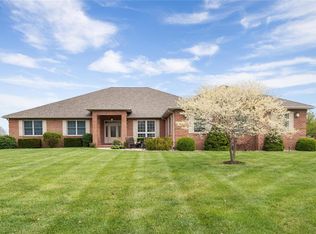 4220 Water Oak Ln, Smithton, IL 62285