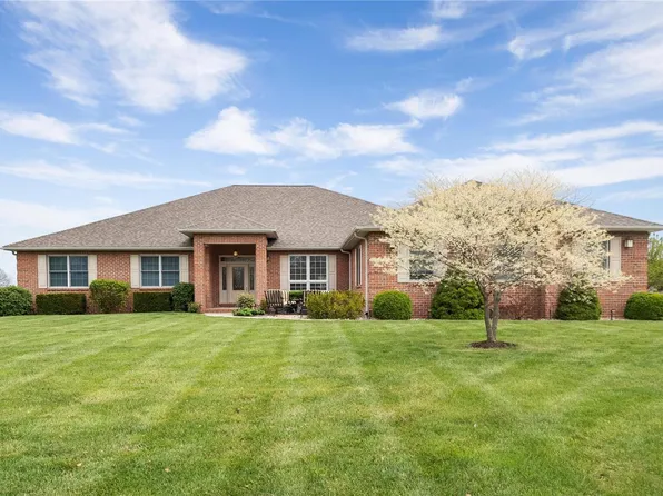 4220 Water Oak Ln, Smithton, IL 62285