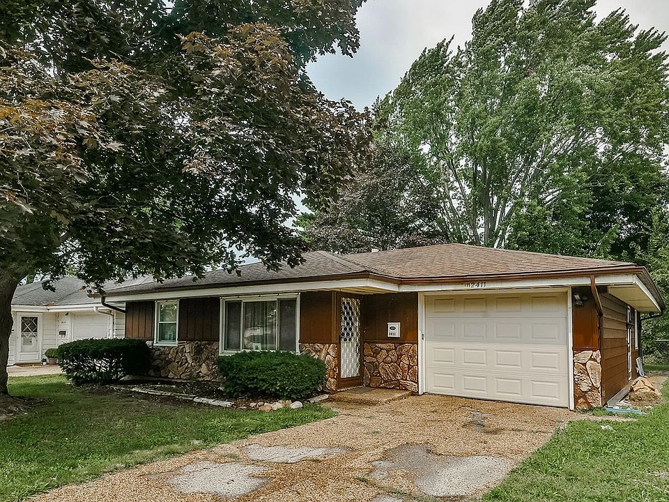 1st image of 2411 Midway Dr
