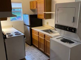 980 W Cleveland St APT 10, Fayetteville, AR 72701