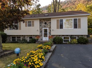 507 9th St, Matamoras, PA 18336