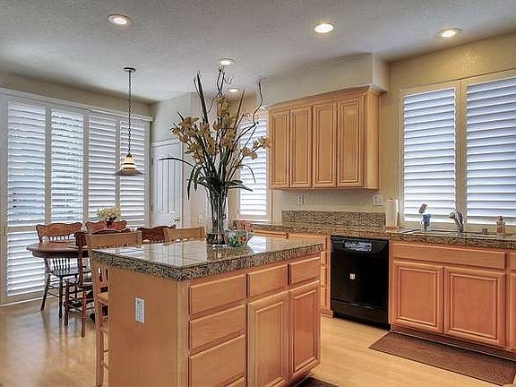 3rd image of 2442 Dorset Ln