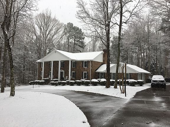 2nd image of 110 Carolina Club Dr