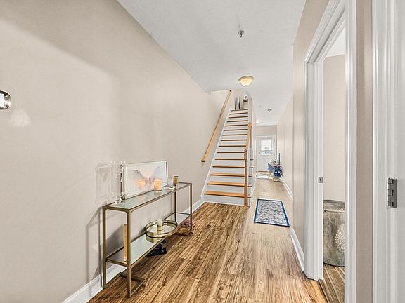 4th image of 128 S Park St #128