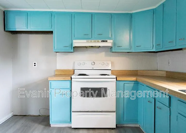 126 N Walnut St — Photo 16