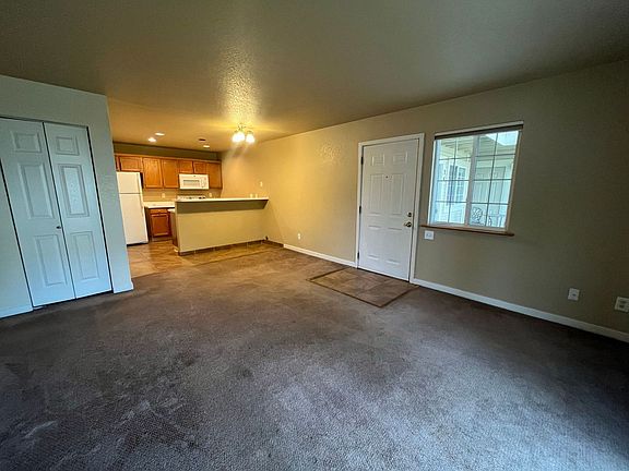 4th image of 1225 W Prospect Rd APT R33