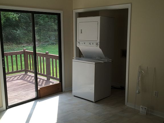 Pantry/Laundry