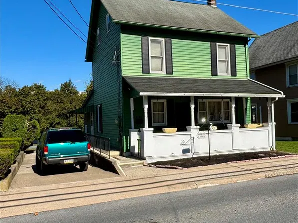 5157 Front St, Whitehall, PA 18052