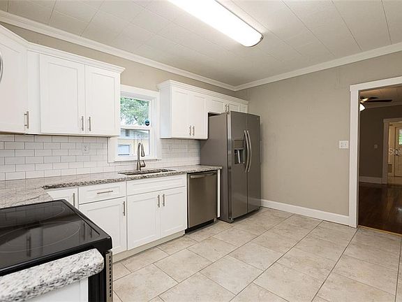 4th image of 255 S Nekoma Ave
