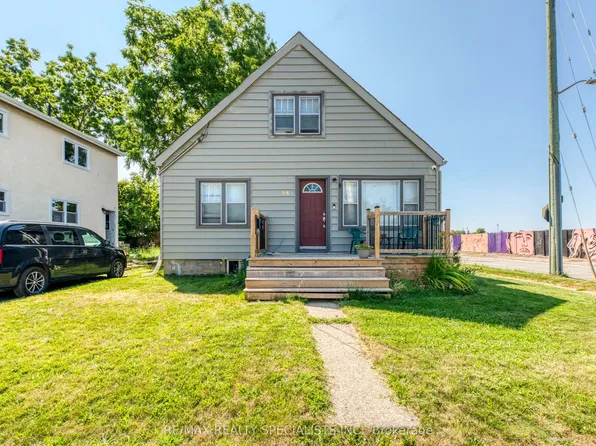 58 Carlton St, Saint Catharines, ON L2R 1P8