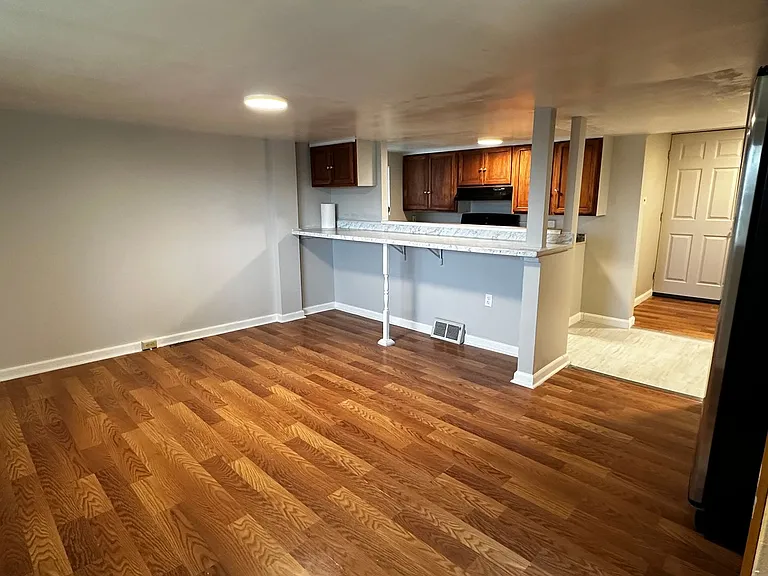 2501 Arlington Ave — Photo 3