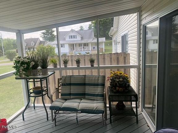 5th image of 103 Willow Oak Ct