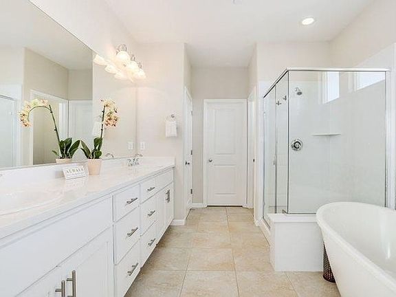 5th image of 1363 Larkspur Dr