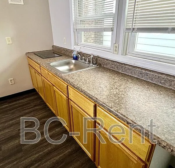 1127 Main St #1 — Photo 1