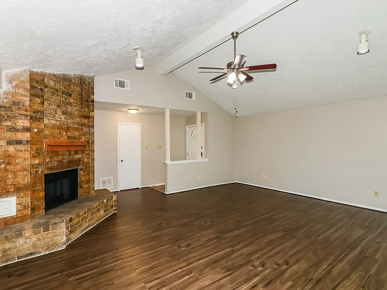 15306 Evergreen Place Dr — Photo 4
