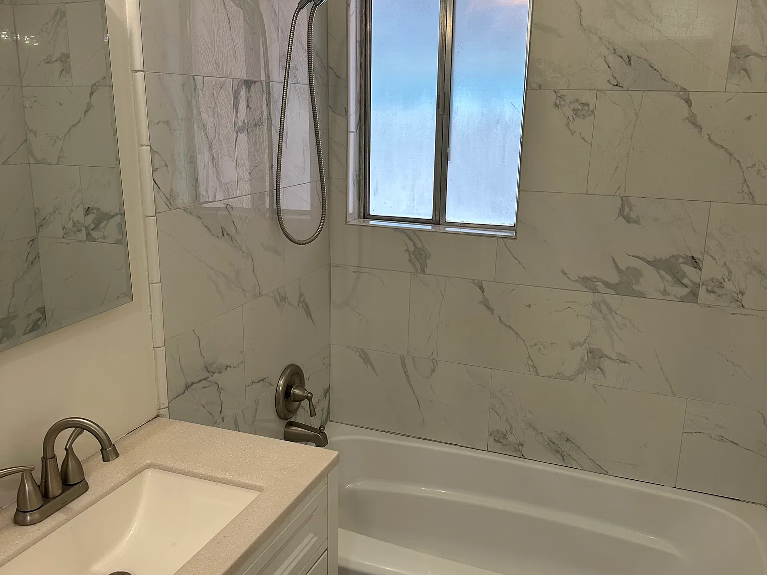 4 bed, 1511 sqft, $2,395 — Photo 4