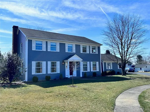 3864 Thomas Dr, Emmaus, PA 18049