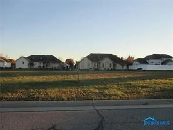 65 Clairmont Ave, Napoleon, OH 43545