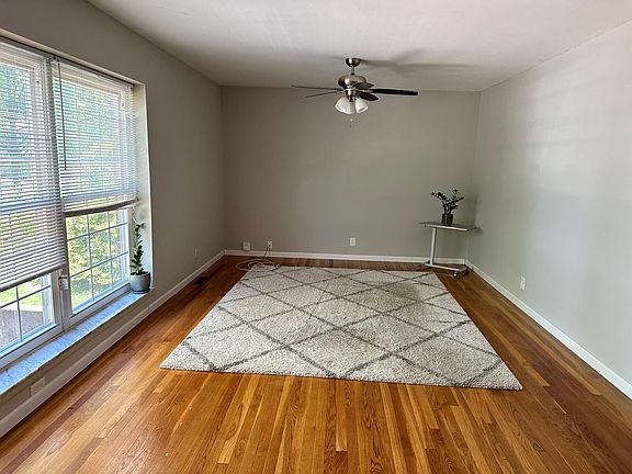 3rd image of 7010 Amherst Ave