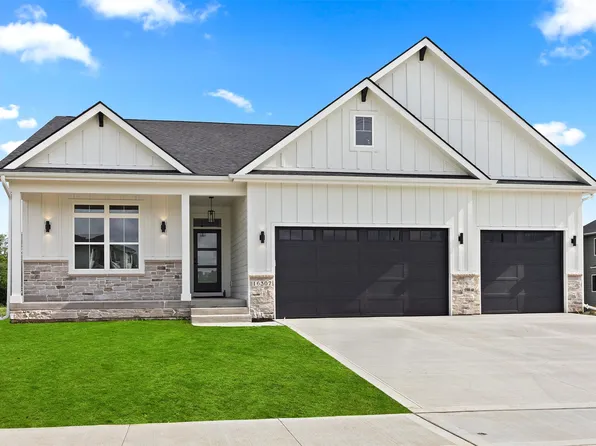 16307 Ironwood Ln, Urbandale, IA 50323