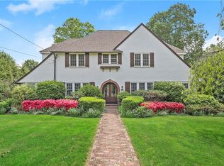 158 Pondfield Rd W, Bronxville, NY 10708