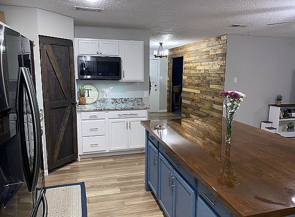 4th image of 120 Lou Ave