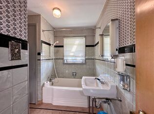 1413 Laurel Pl, New Castle, PA 16101