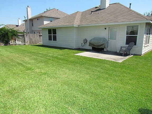 3rd image of 7223 Foxbrook Dr
