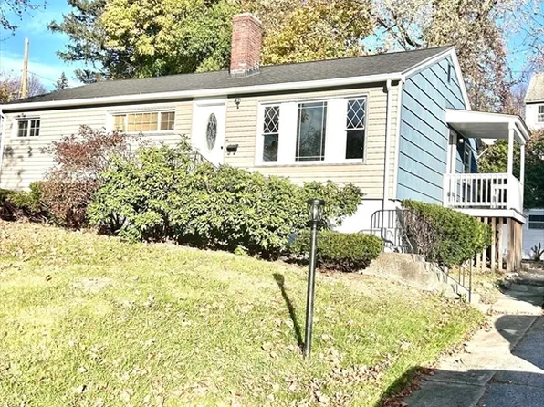 132 Puritan Ave, Worcester, MA 01604