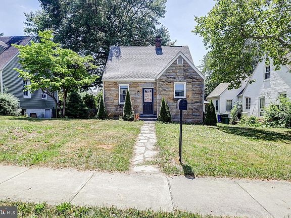 2nd image of 909 Beechwood Dr