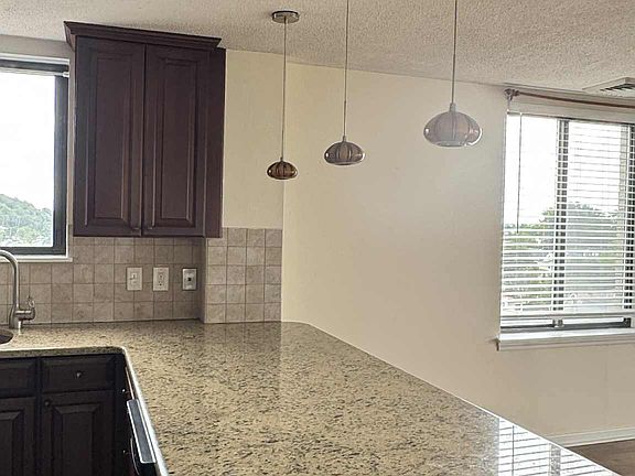 4th image of 65 Valley St APT 5A