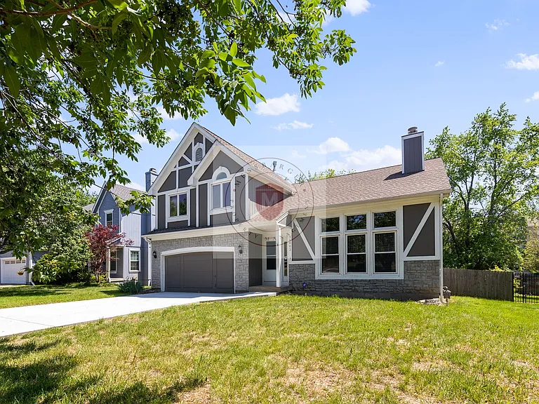 14003 W 110th Ter — Photo 3