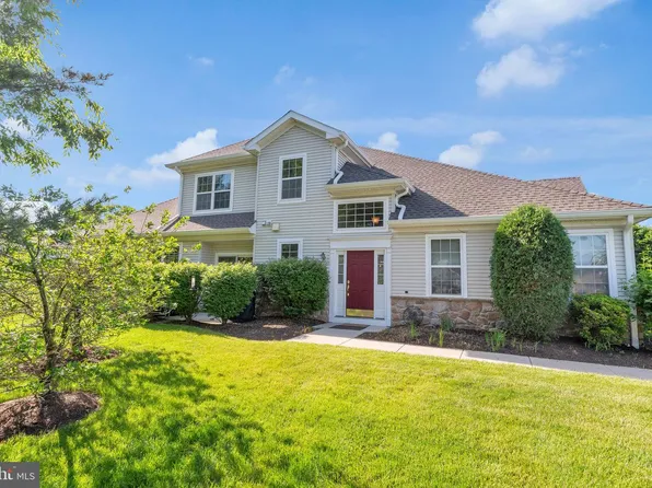 1 Wiltshire Dr, Lawrence Township, NJ 08648