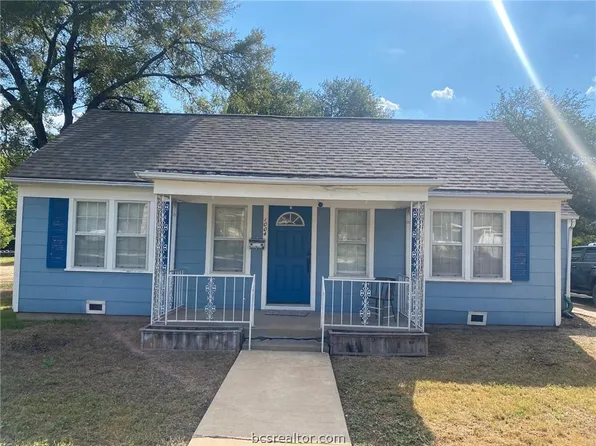 1004 Milner Dr, College Station, TX 77840