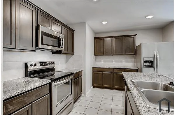 Building Photo - 945 Newby Ln