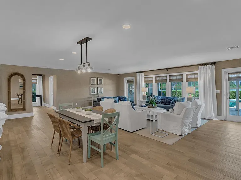 215 Live Oak Rd — Photo 11