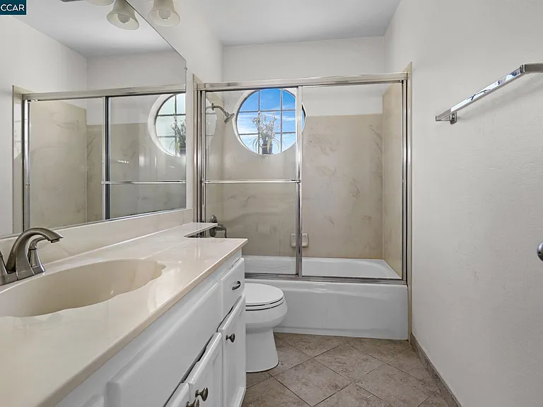 5012 Lakeview Dr #201 — Photo 16