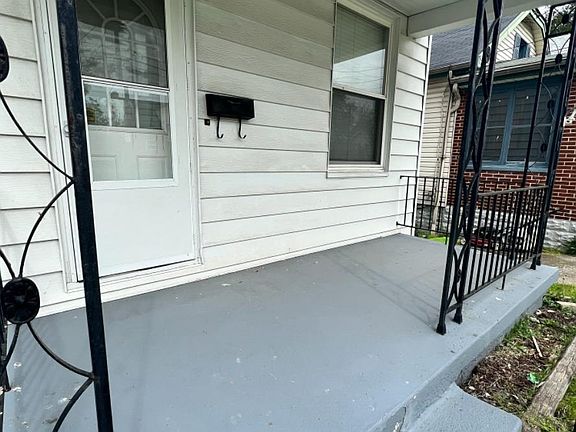 2nd image of 1651 Dewey Ave