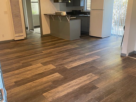 4th image of 3750 Clarington Ave APT 1
