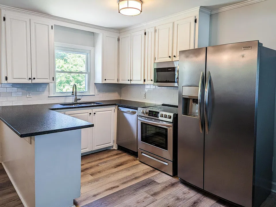 104 Greenwood Ave