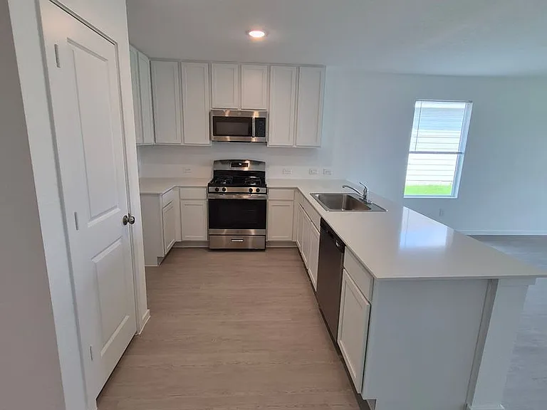 3164 Dispatch Dr — Photo 14