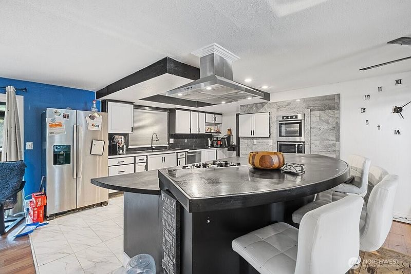 3rd image of 1607 W 46th Avenue