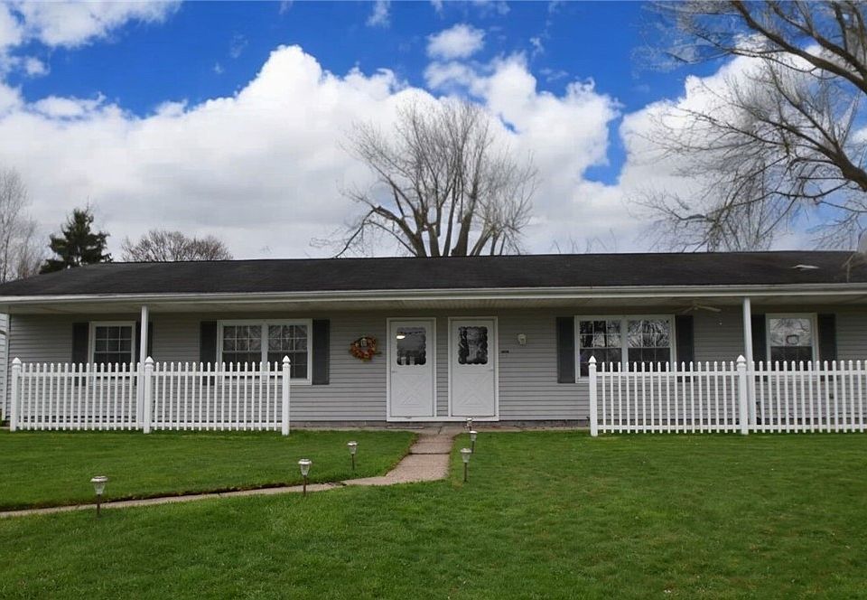 1st image of 42967 Emerald Dr