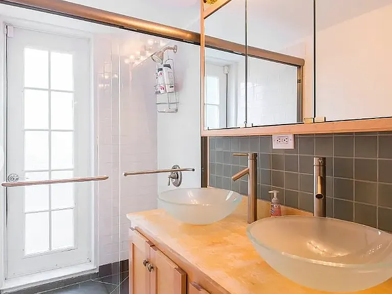 396 Dean St #2 — Photo 10