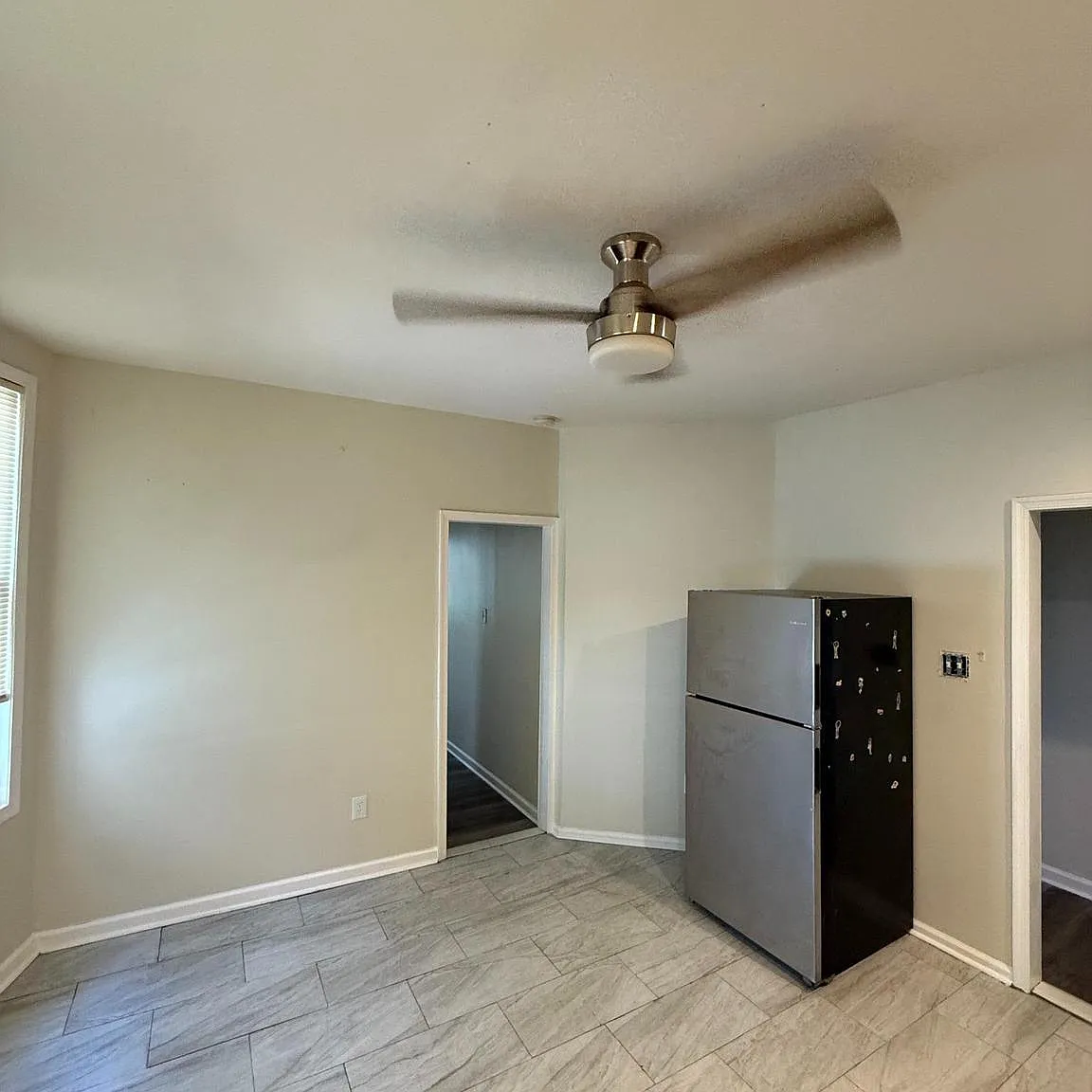 2 bed, 2448 sqft, $1,250 — Photo 4