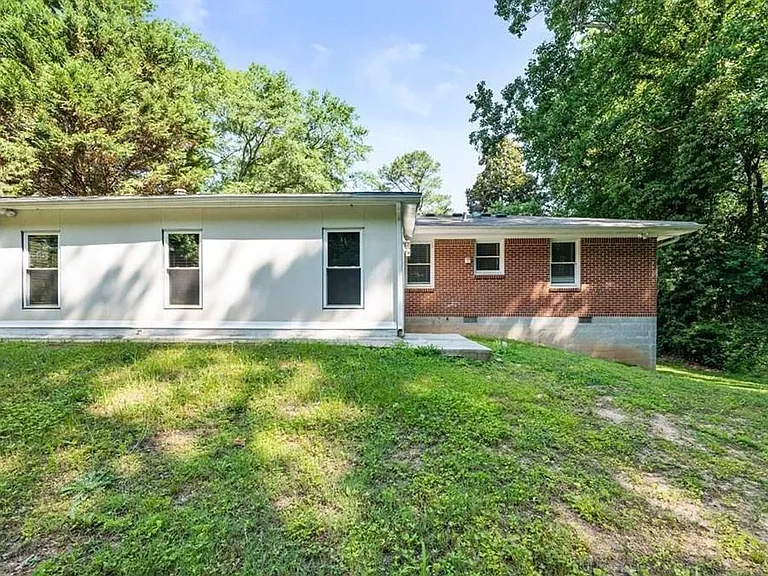 491 Morningside Dr — Photo 17